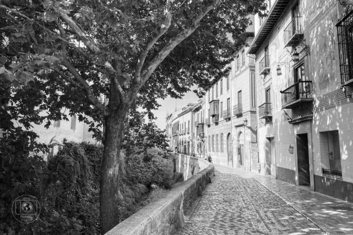 Promenez-vous le long du Paseo de los Tristes