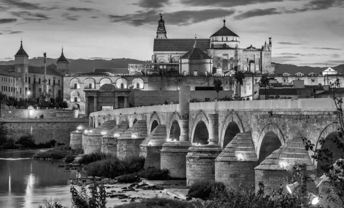 Descubrir El Puente Romano