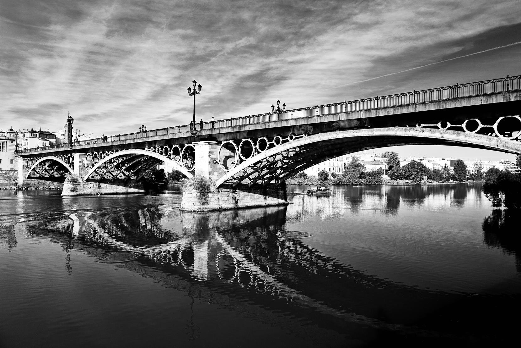Promenade le Long du Guadalquivir à Séville