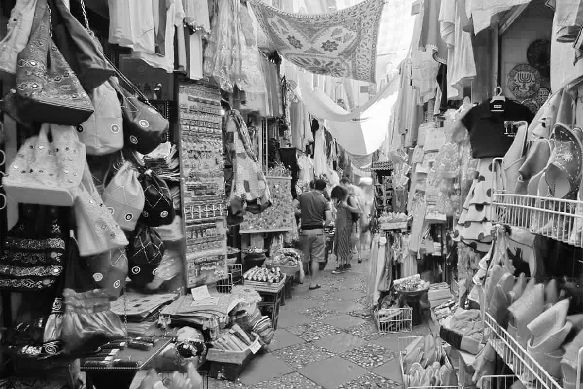 Perdersi nel quartiere di Alcaicería