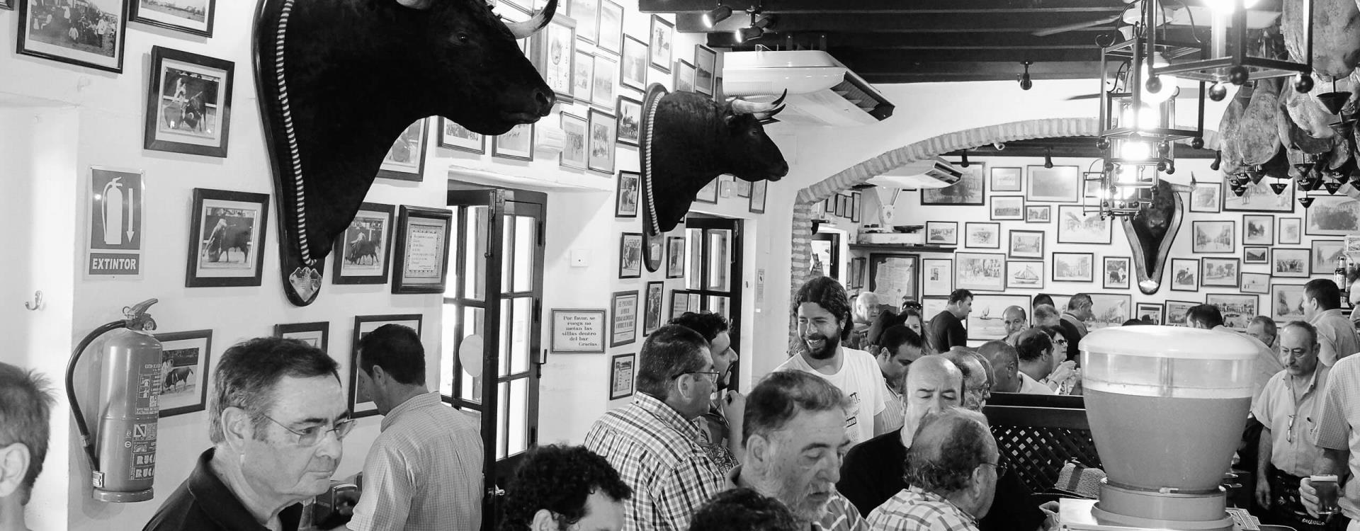Comer en la Plaza del Cabildo de Sanlúcar de Barrameda