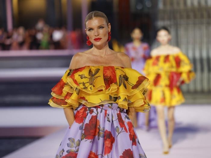 Carolina Herrera en la Plaza Mayor 2026: La Elegancia Neoyorquina Conquista Madrid