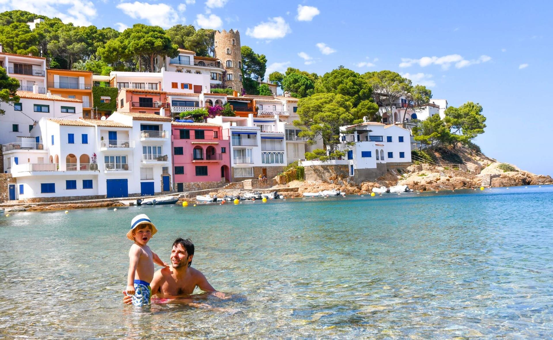 Playas secretas de la Costa Brava: Calas Vírgenes y Lujo junto al Mar