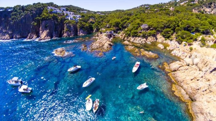 Tamariu y su cala, la virgen del Baix Empordà en la Costa Brava