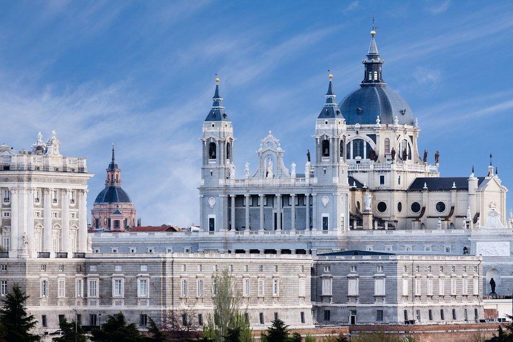 La Cattedrale dell'Almudena, Il tempio più giovane e affascinante di Madrid