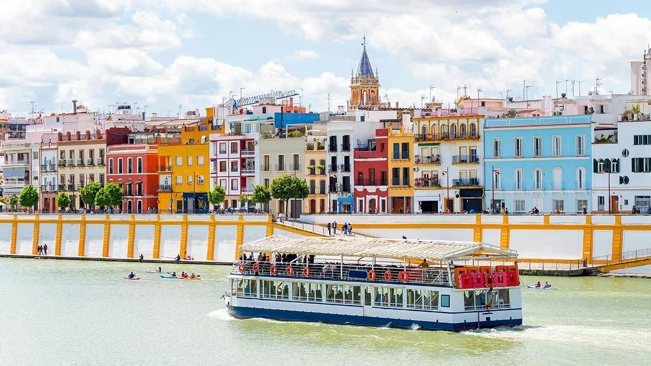 Calle Betis, die emblematischste Promenade Sevillas mit den besten Blicken auf den Guadalquivir