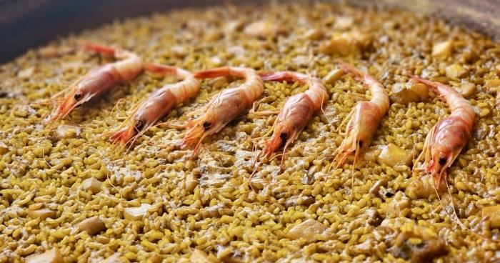 Paella en la Costa Brava, Historia, Tradición y los mejores Restaurantes