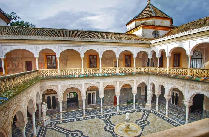 Casa de Pilatos, el Palacio Renacentista-Mudéjar que Cautiva en el Corazón de Sevilla